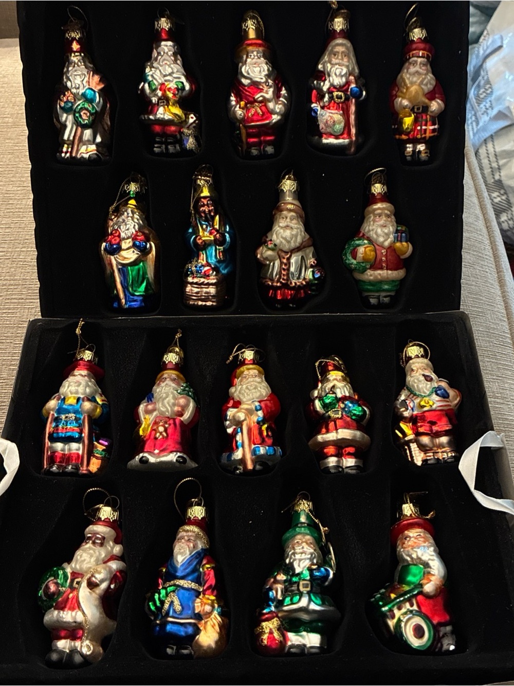 Thomas Pacconi 18 World Santas Hand Painted Blown Glass Christmas Ornaments Set